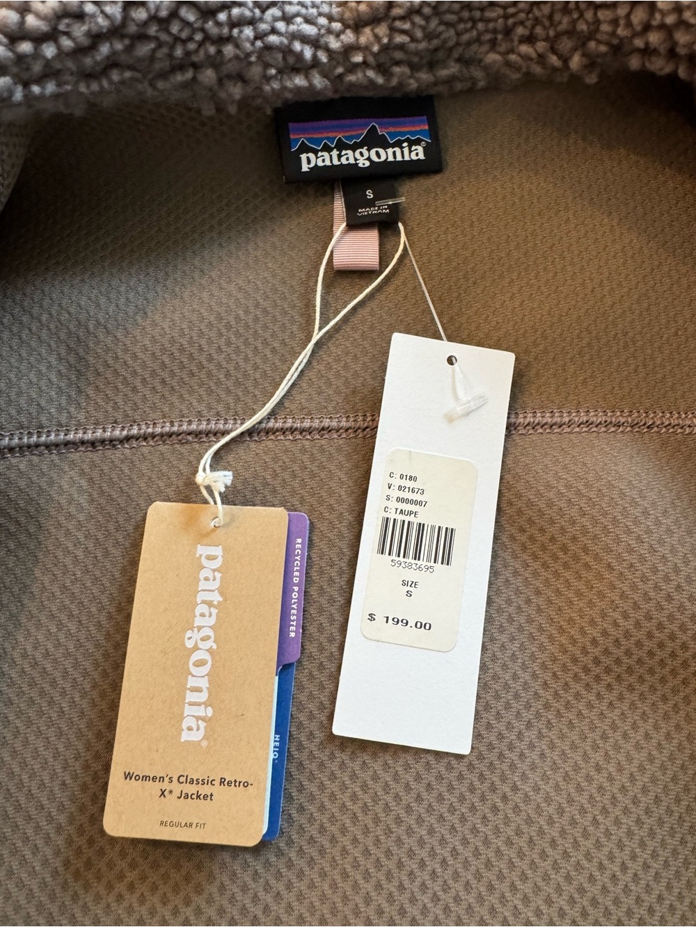 Patagonia -Woman’s Classic Retro-X Sherpa Jacket - Picture 2 of 5